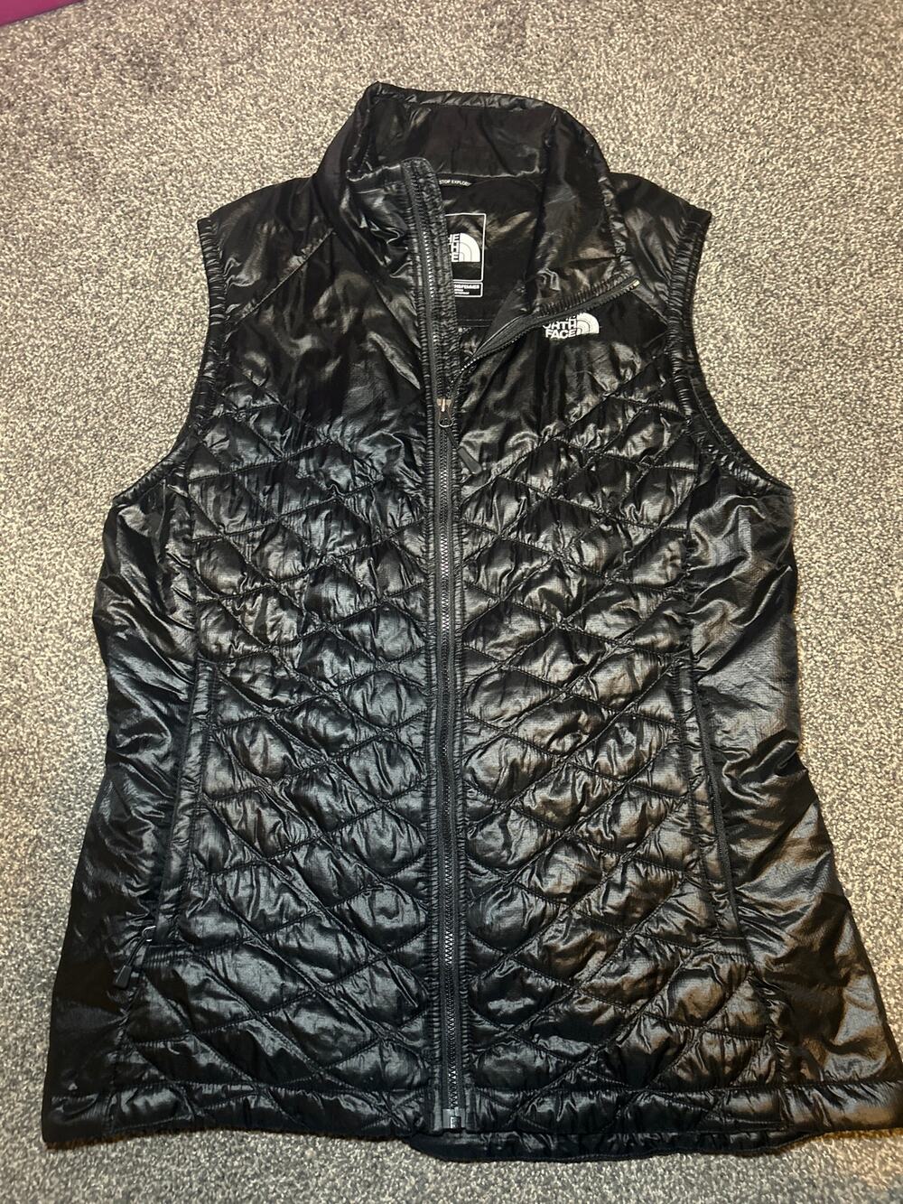 The North Face Women's ThermoBall Trekker Black Quilted Full Zip Vest! Size M